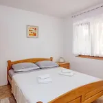 Apartment With Parking Space Jezera, Murter - 5133