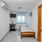 Apartment With Parking Space Jezera, Murter - 5133