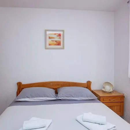 Apartment With Parking Space Jezera, Murter - 5133 Jezera