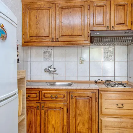 Apartment With Parking Space Jezera, Murter - 5133 *