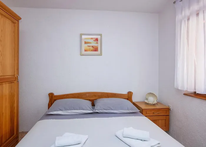 Apartamento With Parking Space Jezera, Murter - 5133 Jezera